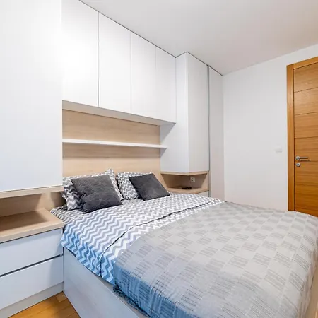 Nova Skenderijaskyline 2bdr With Balcony דירה סראייבו
