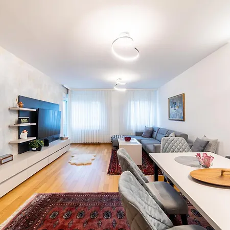 Nova Skenderijaskyline 2bdr With Balcony 아파트